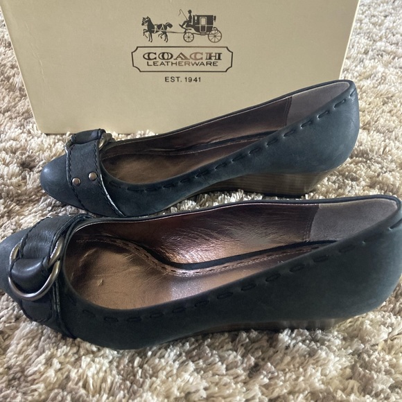 Coach MILLIE VINT WAX CALF Wedge Heel Black Vintage Wax Leather Pumps Sz 6M. - Picture 3 of 11